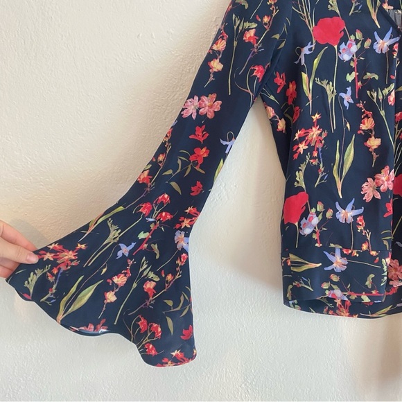 Parker Blue and Red Bell Sleeve Blouse with Tie Front 100 silk - Picture 4 of 7